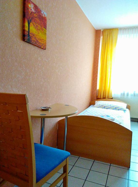 Hotel Yans Oberhausen  Szoba fotó